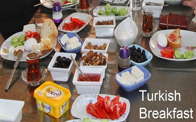 وجبات تركية شهية لا تخلو منها مائدة الفطور التركي 