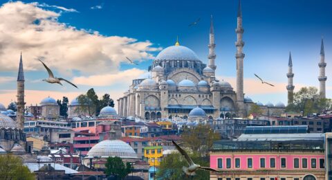 تركيا تتوقع وصول إيرادات السياحة إلى 30 مليار دولار في عام 2018