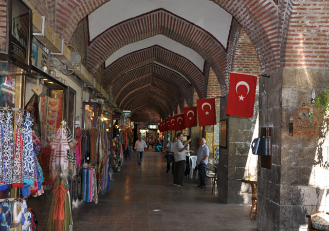سوق الحرير .. أجمل معالم الجذب في مدينة بورصة 